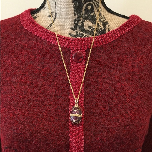 Gold alabaster egg necklace - Picture 3 of 3